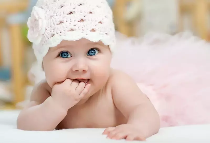 Por qué una abuela materna es tan importante para un niño.