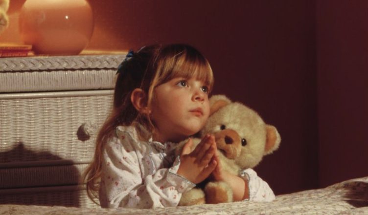 El padre se sintió confundido después de escuchar estas palabras durante la oración de su hija de 3 años...