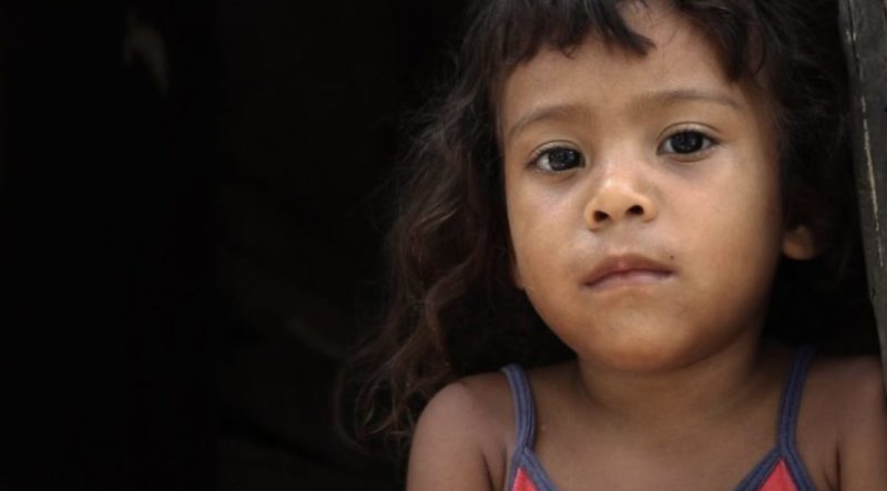 Los criminales persuadieron a una niña de 6 años a salir de su casa, pero lo que presenciaron en su interior los perseguirá por el resto de sus vidas...