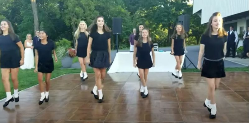 "Los familiares y amigos nunca olvidarán la sorpresa inusual de la novia para su esposo. VIDEO"