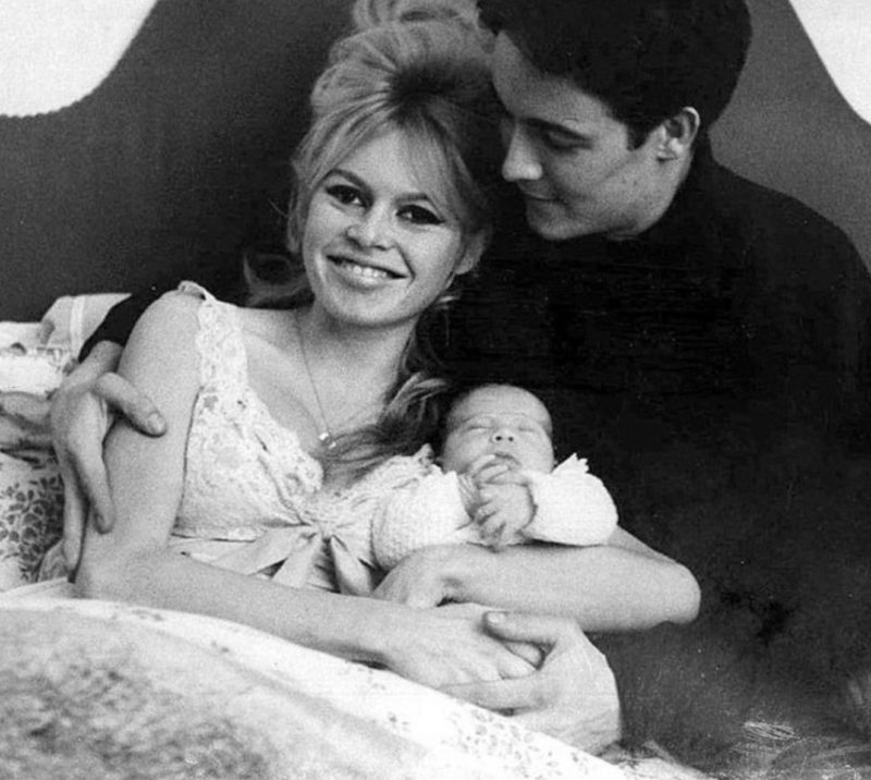 "Brigitte Bardot dejó a su hijo cuando era joven. Ahora tiene 63 años y..."