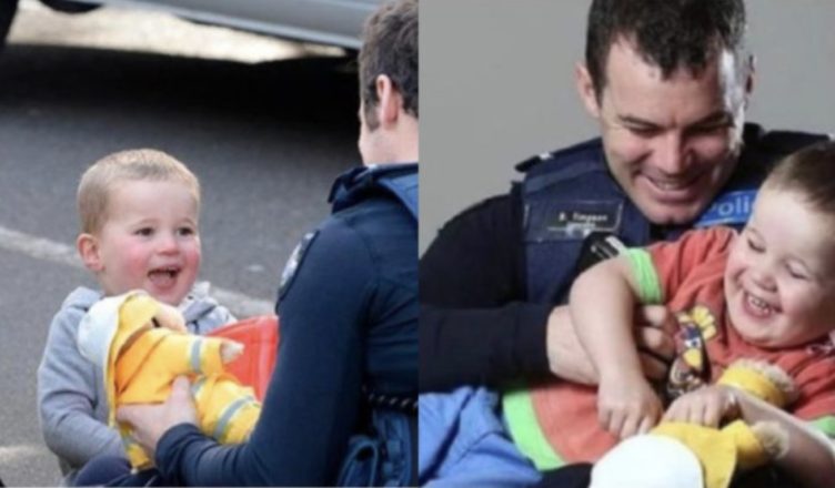 Cuando ocurrió algo inesperado, un amable oficial de policía estaba cuidando a un niño...