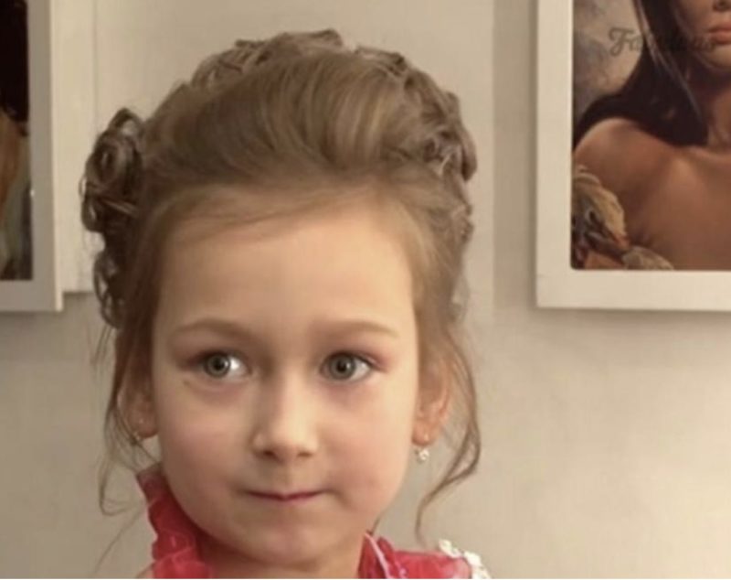"La madre de este niño invirtió $16,000 para hacer que su hija se vea más hermosa."