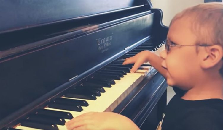 "Cuando escuches la increíble actuación de "Bohemian Rhapsody" de un niño de 6 años, no creerás que es ciego."