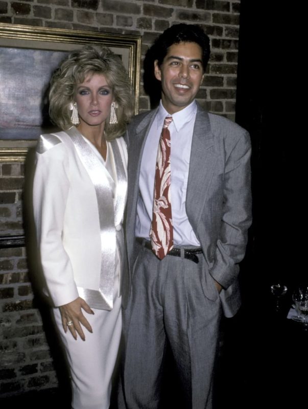 Donna Mills, una madre soltera que abandonó su carrera en la actuación para criar a una hija adoptiva, ha regresado a Hollywood para protagonizar "Dawn" y ha causado sensación con su publicación en Instagram.