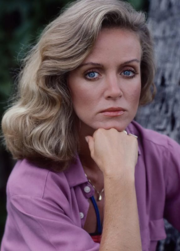 Donna Mills, una madre soltera que abandonó su carrera en la actuación para criar a una hija adoptiva, ha regresado a Hollywood para protagonizar "Dawn" y ha causado sensación con su publicación en Instagram.