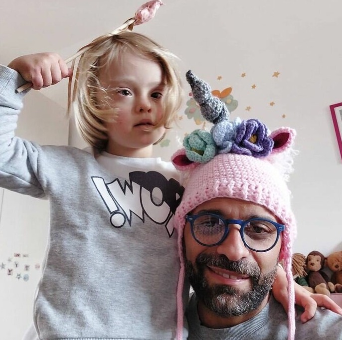 "Esta pequeña bebé fue 'no deseada' hasta que un hombre decidió cuidar de ella... Así es cómo se ve años después..."