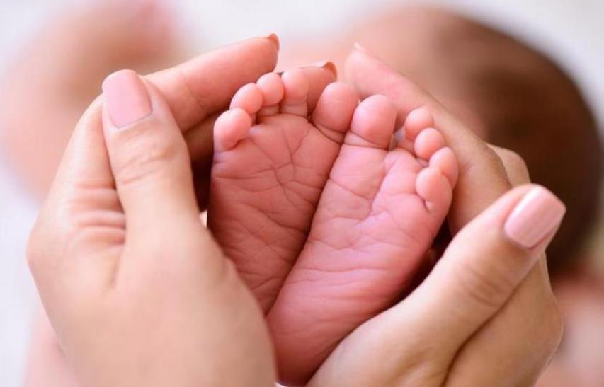 Médicos en Japón han entregado al niño recién nacido más pequeño del mundo, que pesaba 268 gramos. Cómo vive ahora.