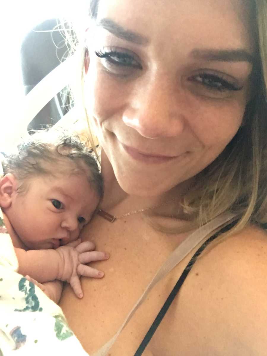 "No pude decir nada. Pero en lo más profundo de mí, sabía": Historia milagrosa de adopción: una pareja tiene dos bebés recién nacidos con solo 4 meses de diferencia.