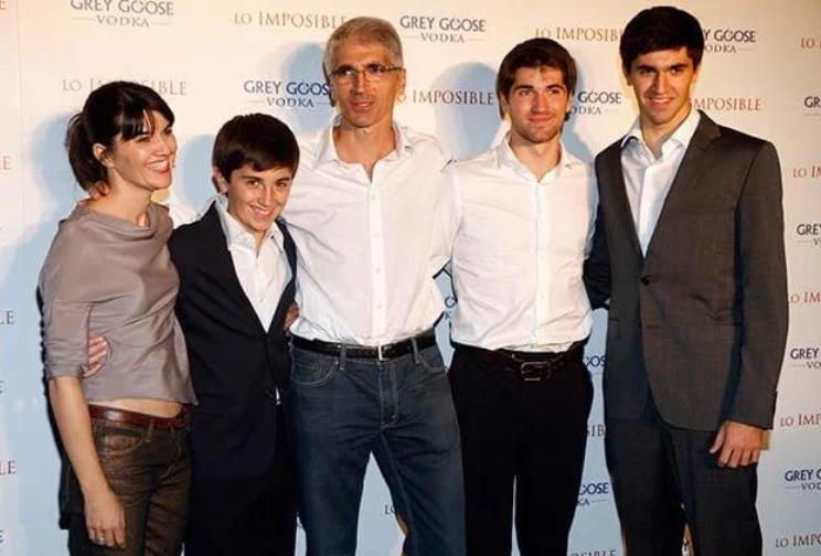 ¡Increíble! Durante el peor tsunami de la historia, la familia sobrevivió y se reencontró.