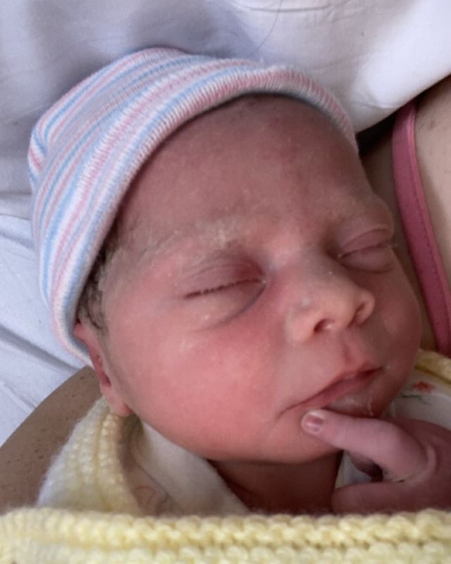 "Increíble historia de una madre sobre una incomodidad crónica en la vejiga que llevó a un inesperado parto."