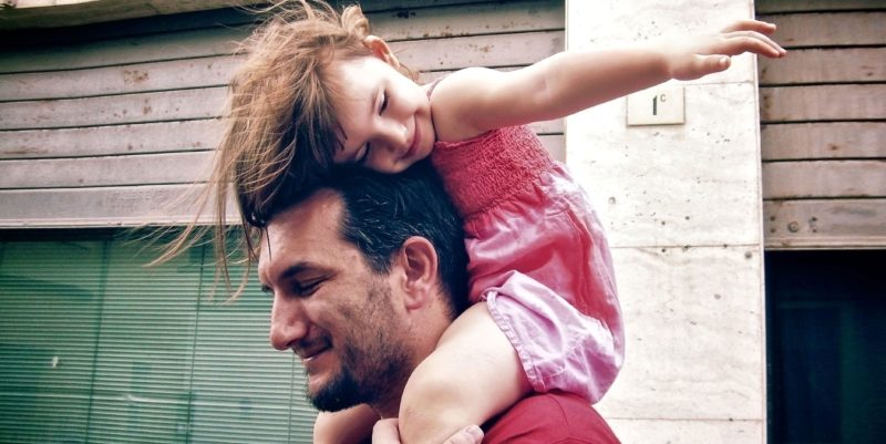 "Después de que mi esposa me dejó con los niños y se fue, vivimos en la casa de mi suegra, y ella me ayudó mucho. Pero un día, todo cambió."