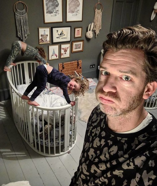 El padre de cuatro hijas ofreció una representación realista de la vida familiar...