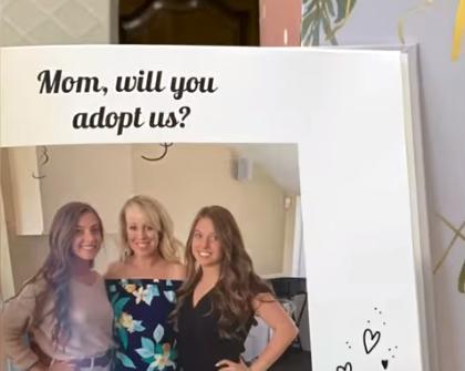 La mujer recibió el regalo más significativo y conmovedor en el Día de la Madre por parte de sus hijas gemelas.