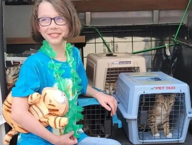 Esta pequeña amante de los animales y su puesto de limonada están cambiando las vidas de los animales en el refugio.