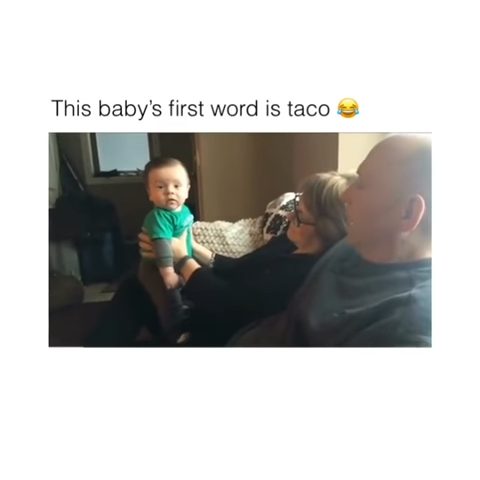 Mamá graba la primera palabra hilarante del bebé y la Internet se parte de risa.