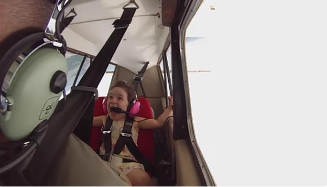 Cuando tu padre es piloto, esta película captura las emociones vívidas de una joven que realizó su primer vuelo.