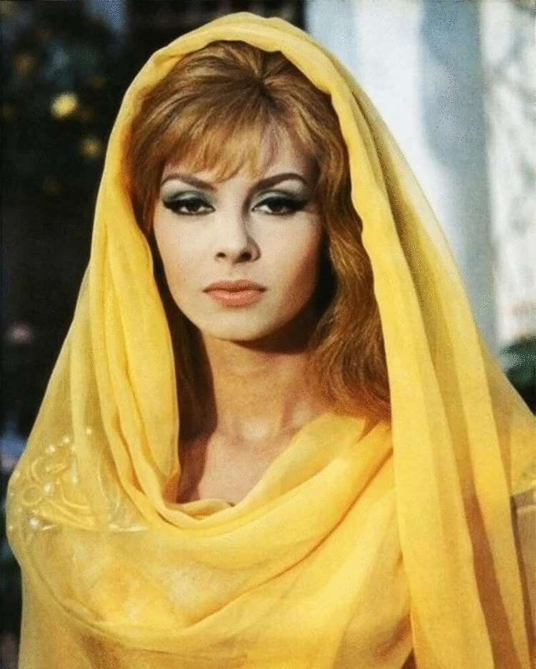 Angelica ahora tiene 84 años y ya no queda nada de su belleza... Aquí está cómo luce hoy en día...