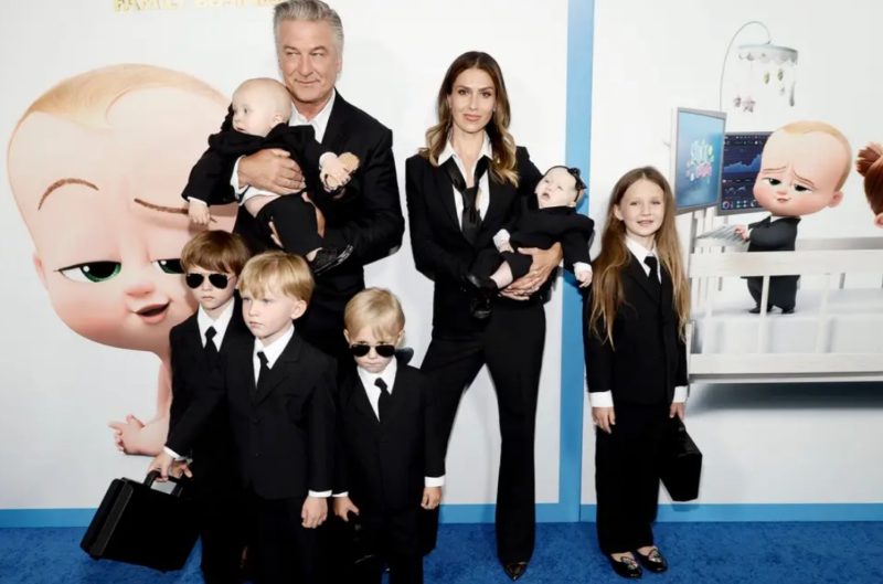 Médico Recomienda a Alec Baldwin Hacerse una Vasectomía Después de Cada Parto de Hilaria Baldwin. Toca aquí para obtener más detalles.