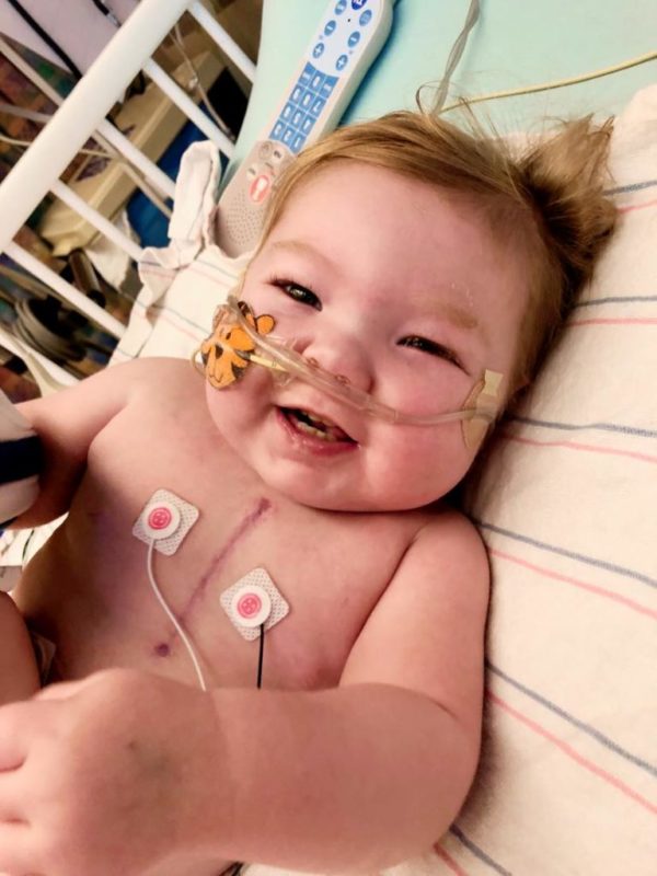 El "corazón de héroe" de un donante altruista brinda a un niño enfermo de 2 años una segunda oportunidad en la vida.