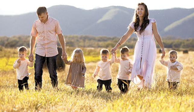 Alegría esperada durante mucho tiempo. ¿Cómo le va a la familia después de que nacieran cinco hijos al mismo tiempo hace cuatro años?