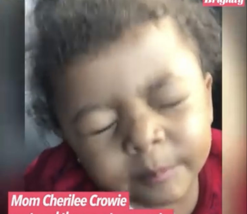 Pequeña estrella ilumina Internet: la adorable interpretación de 'Dancing With A Stranger' de una niña de 2 años se hace viral.