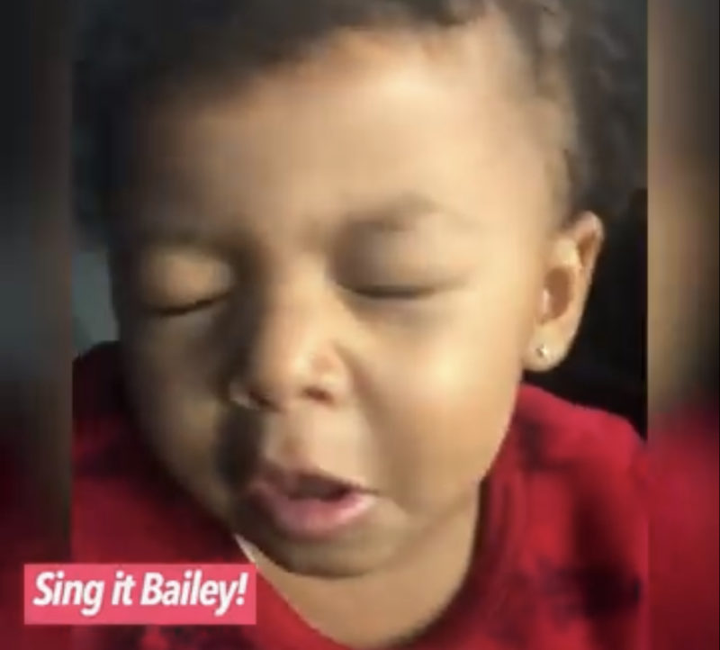 Pequeña estrella ilumina Internet: la adorable interpretación de 'Dancing With A Stranger' de una niña de 2 años se hace viral.