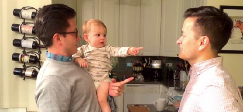 VIDEO: Una Escena Divertida y Conmovedora con un Niño que no Reconoce a su Papá