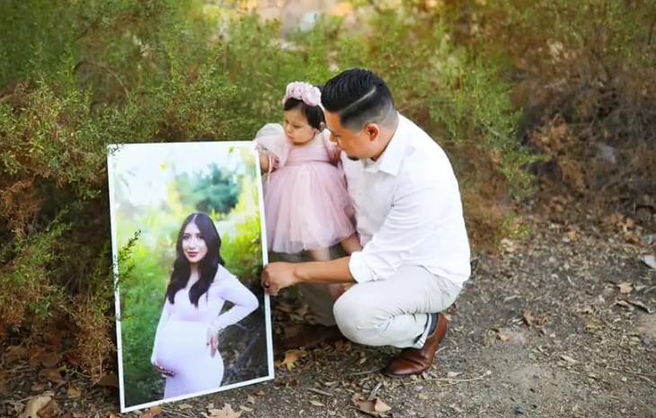 El padre, que perdió a su esposa, logró rendir homenaje a su difunta esposa a través de una impresionante sesión de fotos.