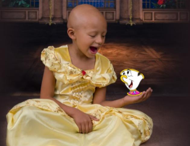 La niña de cinco años que lucha contra el cáncer brilla en una encantadora sesión de fotos junto a las princesas de Disney.