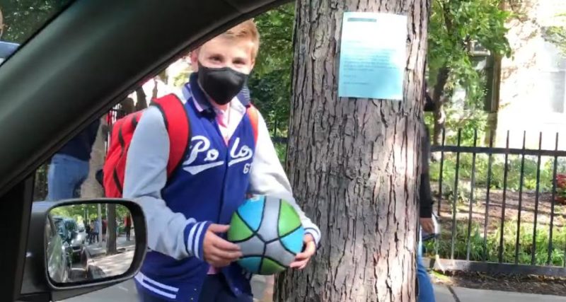 "Justo como en un cuento de hadas". Los mejores amigos de 11 años organizaron el encuentro más conmovedor.