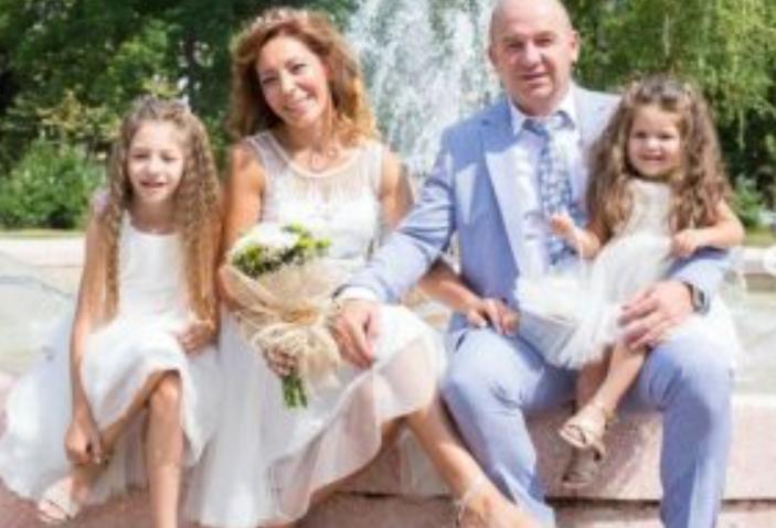 Mire cómo luce la niña que nació con una melena espesa hace tan solo dos años.