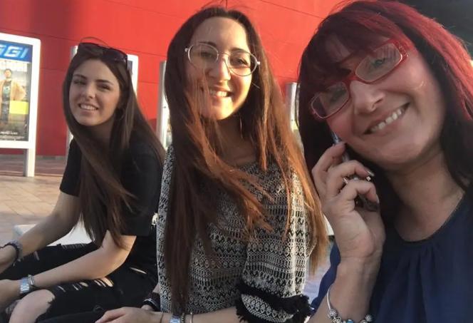 Las madres encontraron una solución ingeniosa después de enterarse de la impactante verdad sobre sus hijas.