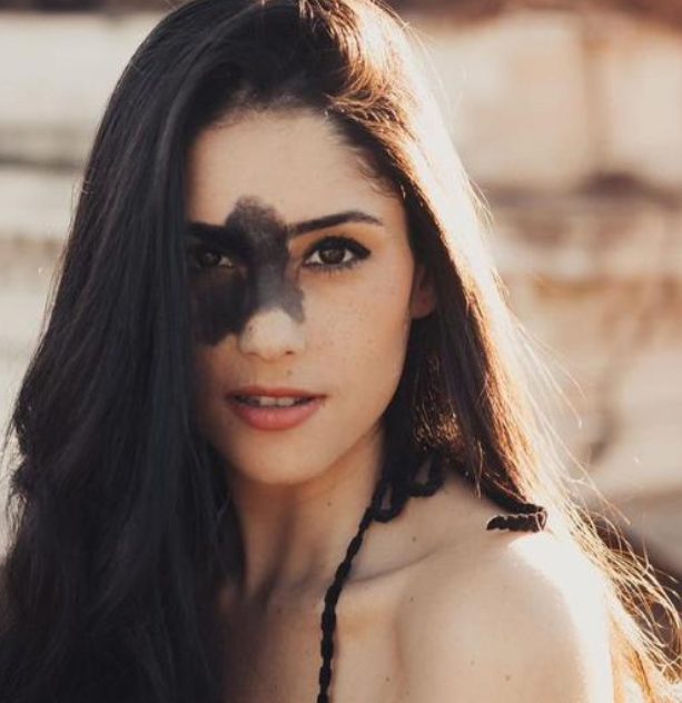 La historia de una modelo inusual: Cómo se convirtió en una belleza real entre millones.