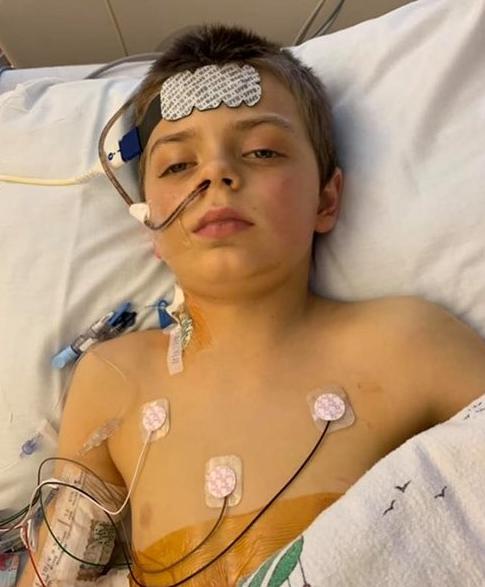 La enfermera donó una parte de su hígado a un niño extranjero. ¿Cómo se ve ahora?