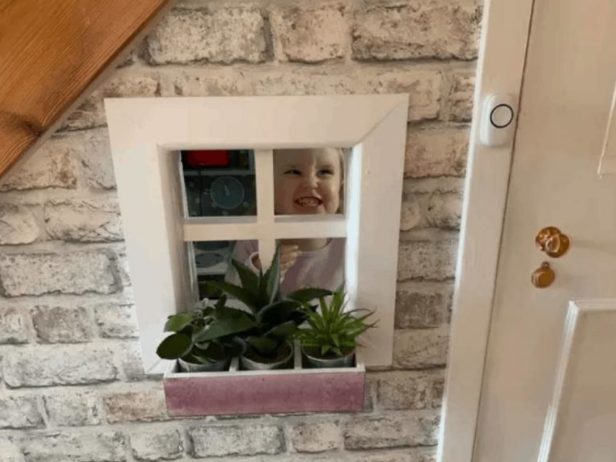 La madre hizo un rincón acogedor para su hija. Observa cómo reaccionó la niña.