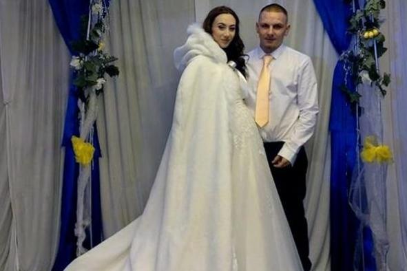 Después de la boda, a la novia la llevaron al hospital debido a una razón que provocó lágrimas de felicidad.