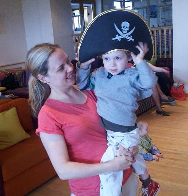 La mamá tiene miedo de decirle a su hijo que tiene autismo. Aquí está la razón.