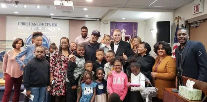 Padre soltero crió a 30 hijos y adoptó a 5 más: ¿Cómo viven ahora?