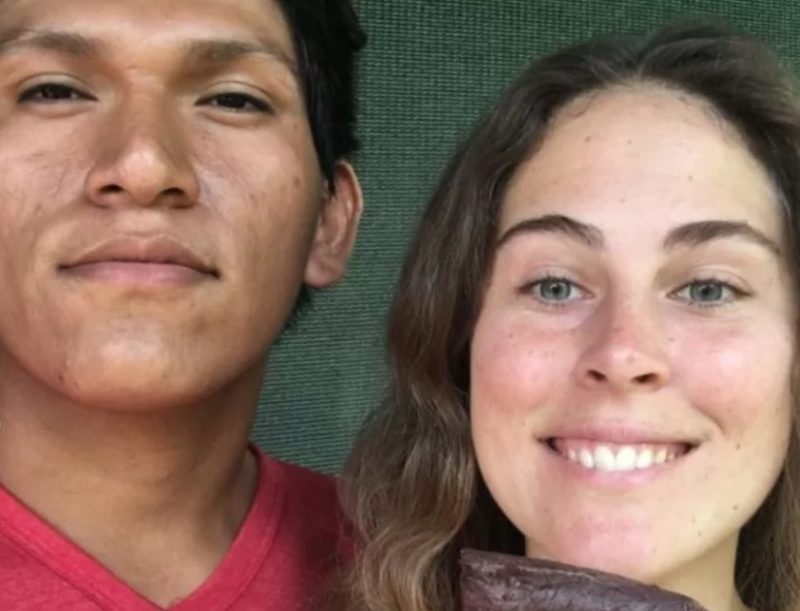 Ella se dirige a un pueblo peruano para un retiro de yoga, encuentra el amor allí y decide quedarse a vivir. Esta historia es realmente asombrosa y te será de gran ayuda.