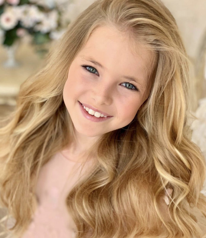 "La niña de 9 años se hizo famosa gracias a su distintivo cabello. Miren sus increíbles fotos."