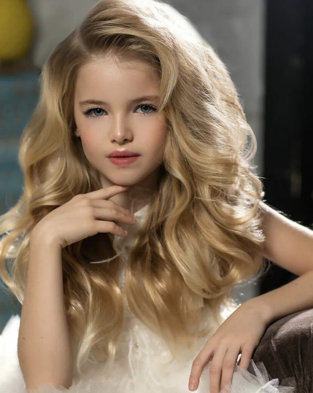 "La niña de 9 años se hizo famosa gracias a su distintivo cabello. Miren sus increíbles fotos."