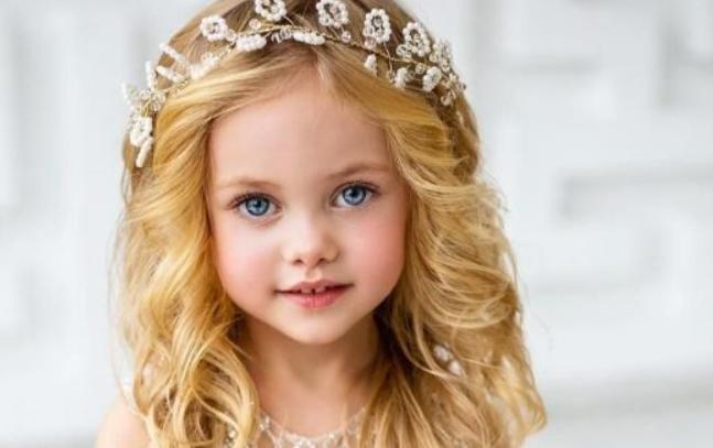 Los logros de un niño de 10 años y una niña de 5 años en el mundo de la moda desde el comienzo de sus carreras.