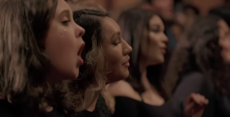 El coro infantil canta 'You Raise Me Up' de Josh Groban - Selecciones del personal.