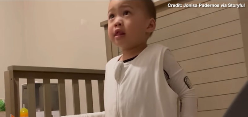 Divertido y conmovedor: La reacción relatable de un niño de 4 años después de un largo día en el preescolar.