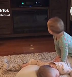 Notablemente talentosos gemelos recrean perfectamente una escena de "Frozen" de Disney | MIRA