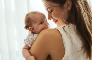 "Cuando mamá ve que su bebé se niega a comer, su instinto le dice que lo lleve al hospital."