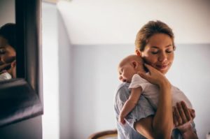"Cuando mamá ve que su bebé se niega a comer, su instinto le dice que lo lleve al hospital."