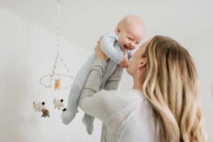 "Cuando mamá ve que su bebé se niega a comer, su instinto le dice que lo lleve al hospital."