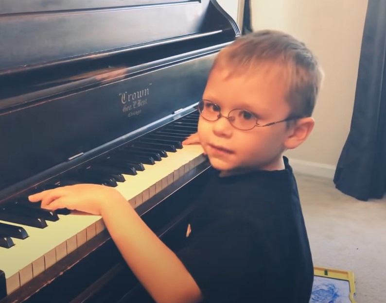 "No creerás tus oídos: la increíble interpretación de 'Bohemian Rhapsody' por un prodigio ciego te dejará asombrado."